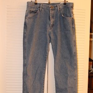 Wrangler Relaxed Fit 34/32